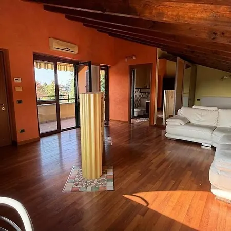 公寓 Openspace Attic With Terrace, Wi-fi 萨龙诺