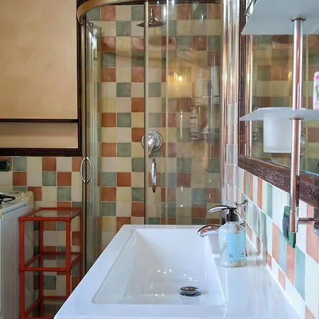 Openspace Attic With Terrace, Wi-fi * 萨龙诺