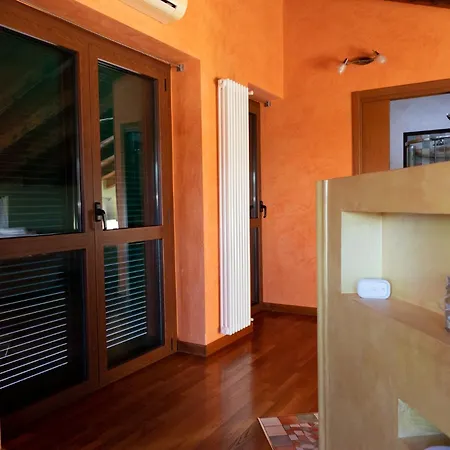 公寓 Openspace Attic With Terrace, Wi-fi 萨龙诺