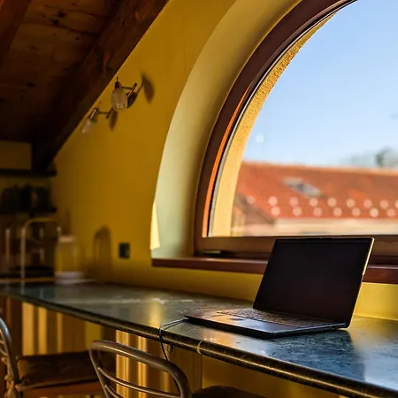 Openspace Attic With Terrace, Wi-fi * 萨龙诺