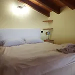شقة Openspace Attic With Terrace, Wi-fi سارونّو